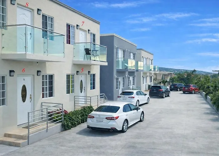 Apartment Mirando Place #7---beach Club Access, ,pool, Hottub, Gym,3 Lounges, #7, Airport 10 Minutes *