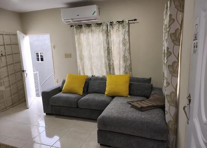 Mirando Place #7---beach Club Access, ,pool, Hottub, Gym,3 Lounges, #7, Airport 10 Minutes Apartment Montego Bay