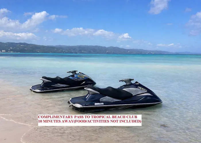 Mirando Place #7---beach Club Access, ,pool, Hottub, Gym,3 Lounges, #7, Airport 10 Minutes * Montego Bay